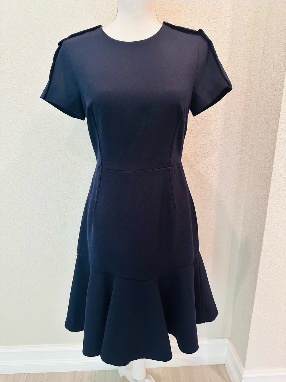 Banana Republic Women’s Size 4 Classic Navy Short-Sleeve Fit & Flare Dress
